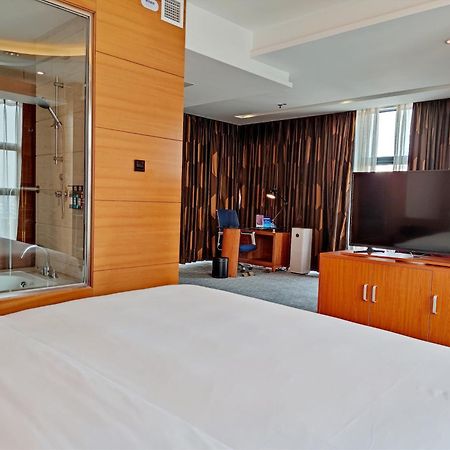 Holiday Inn Express Beijing Huacai By Ihg Екстериор снимка