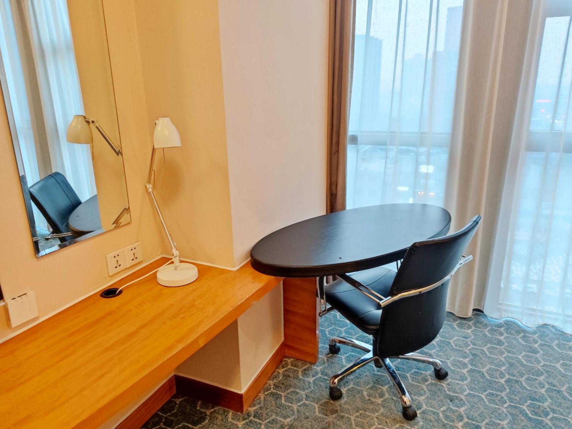 Holiday Inn Express Beijing Huacai By Ihg Екстериор снимка