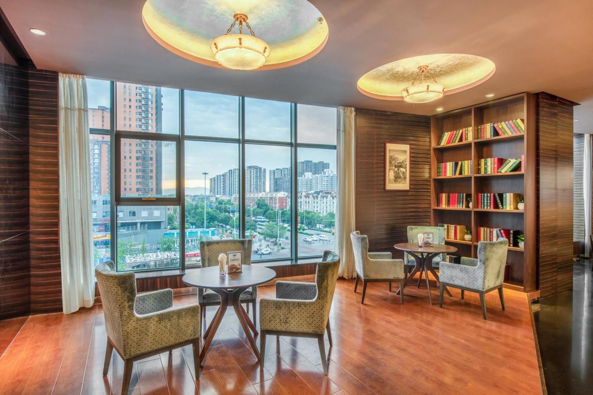 Holiday Inn Express Beijing Huacai By Ihg Екстериор снимка